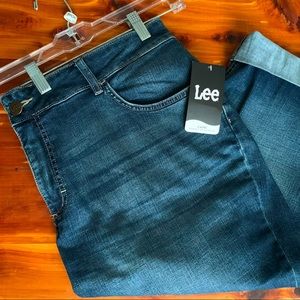 Lee Mid-rise Capri Jeans